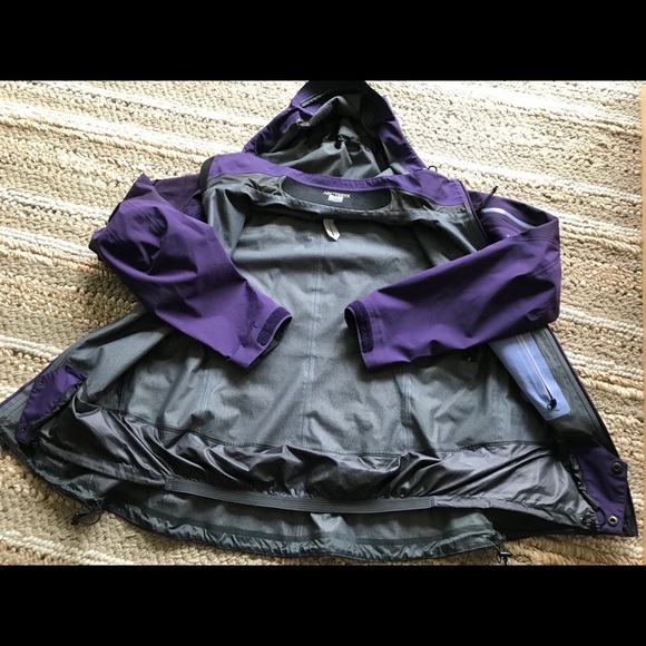 Arcteryx Jacket Women’s Medium Gore-Tex - Picture 15 of 16